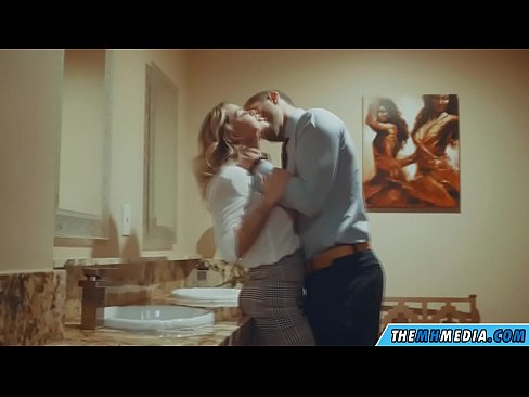 ❤️ Quando uma loira peituda o seduz em um banheiro público ️ Porno em porno pt-br.elitemangas.top ❌️